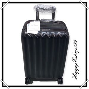 Ricardo Hardside Lightweight Carry On 350o Spinner Luggage Including Accessories
